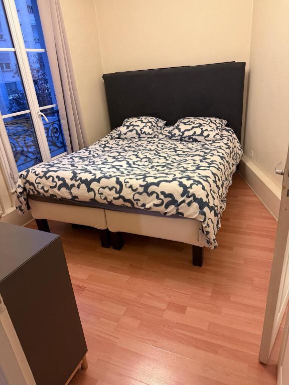 Amazing 1 bedroom, 30sec from Arc de Triomphe - 4