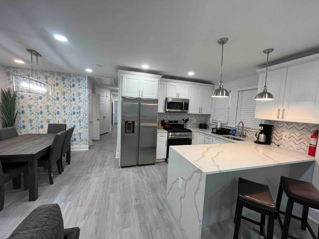 Bungalow Way-Close to all w/ Pool Table & Games, Atlantic City