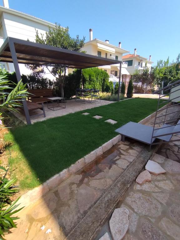 ΣΥΜΗ View House, Mitikas