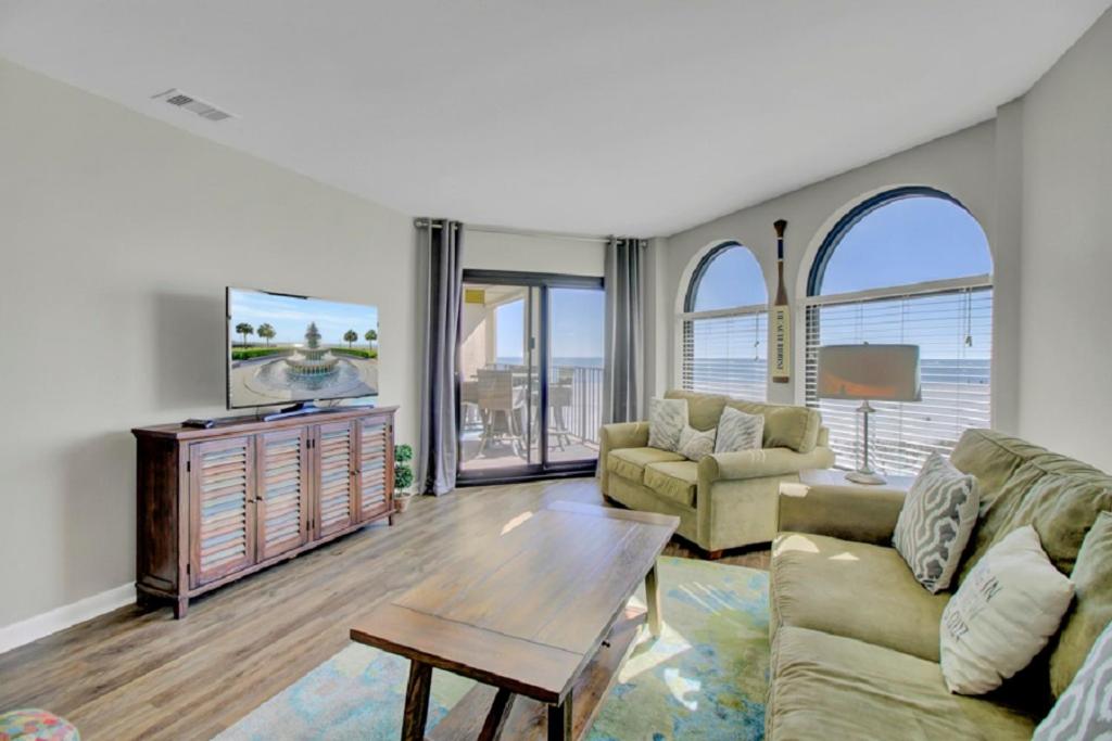 Seascape 213 by Wild Dunes, Oceanfront, Isle of Palms