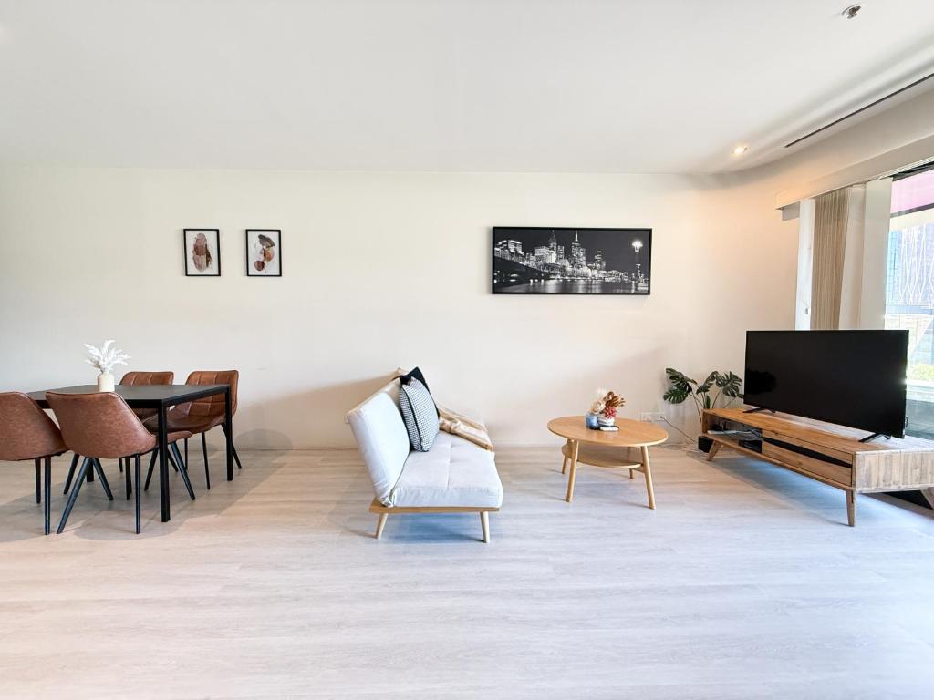 QV Spacious 2BR APT CityCentre State Library, Melbourne