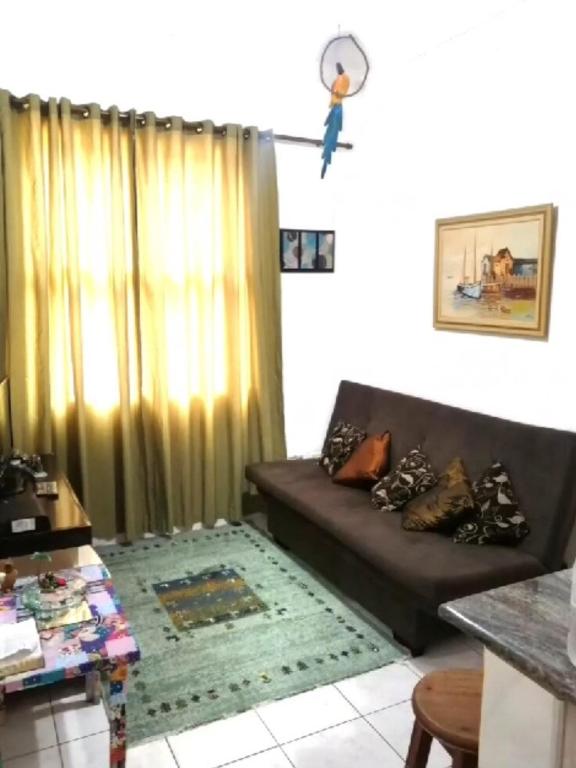 Apartment one block from the beach, Praia Grande