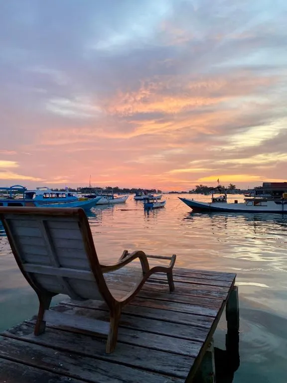 RGJS2r Hostel KARIMUNJAWA，位于卡里蒙贾瓦的酒店