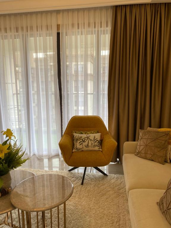 Riverside C1102, Nairobi