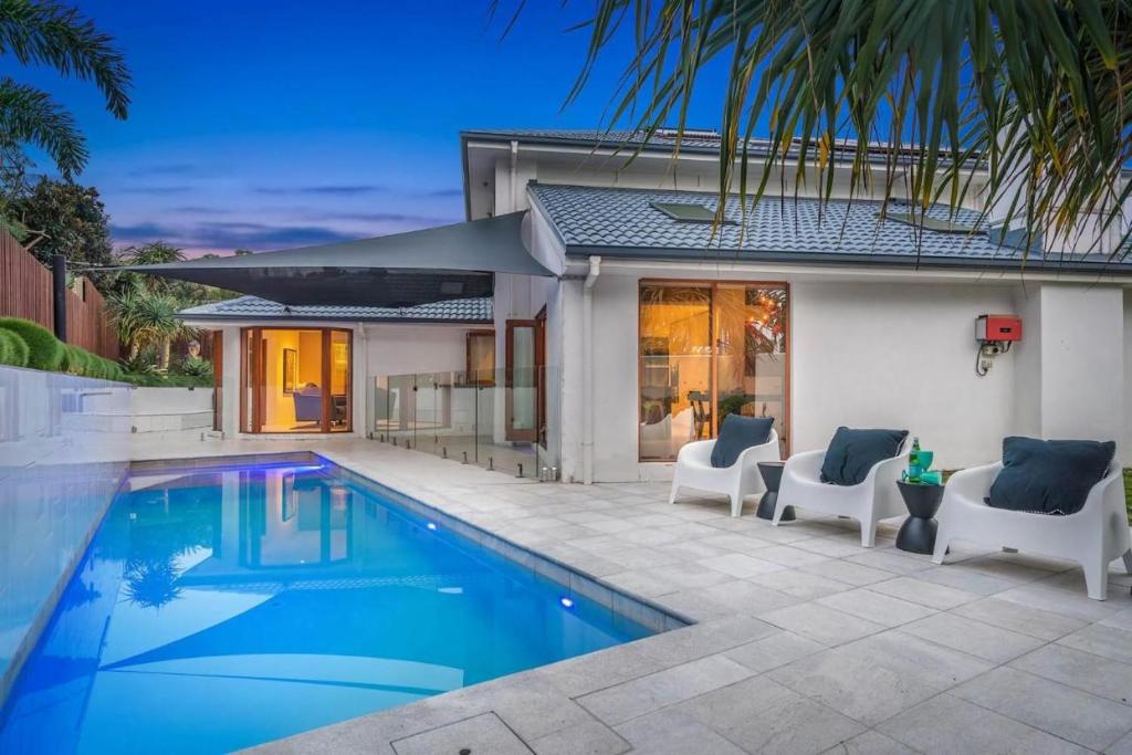 Fuller Holidays - One Coral, Beachside with Pool, Byron Bay