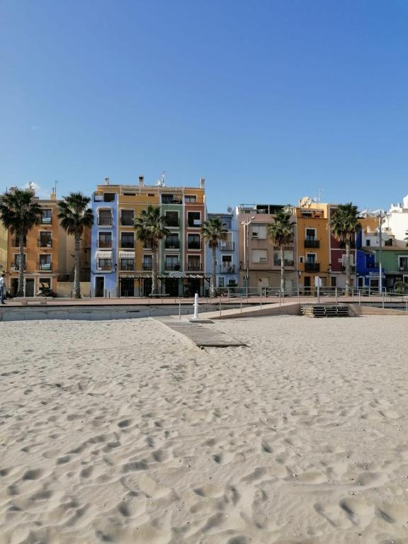 Luxury renovated 2-bedroom apartment with pool - 1