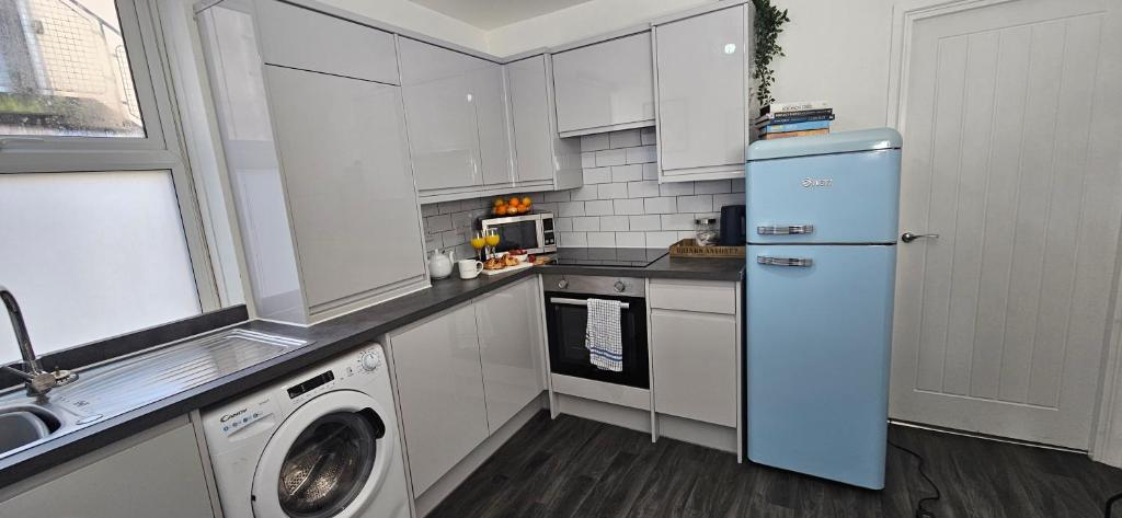 Spacious dog-friendly two-bedroom apartment in central Plymouth, Devon