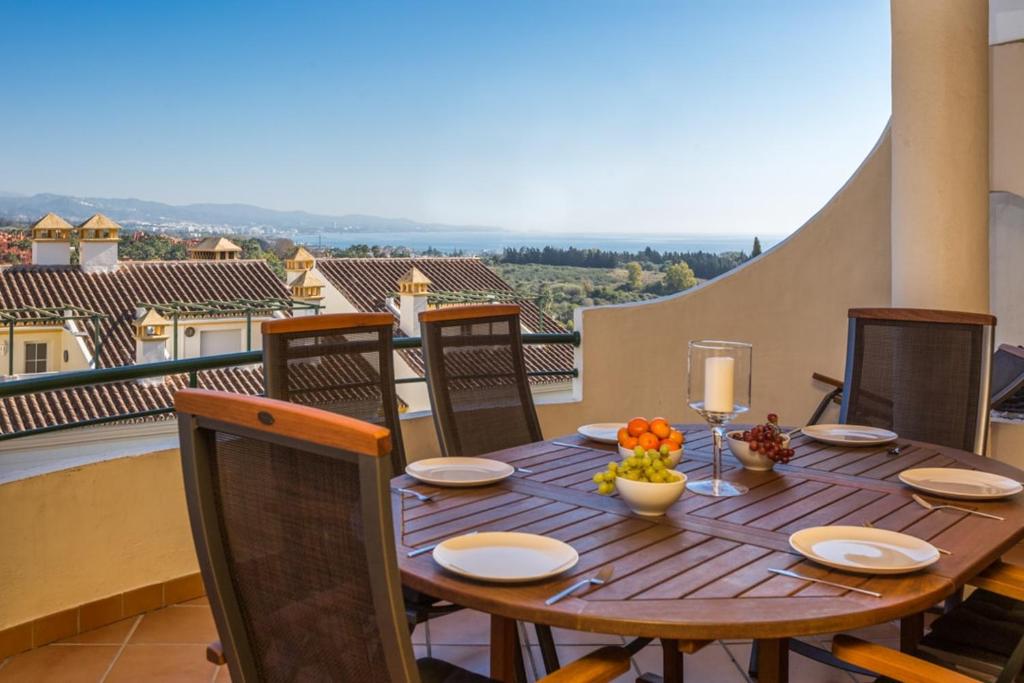 3 bed duplex by Puerto Banus, Marbella, 3 pools, Sea views, Marbella