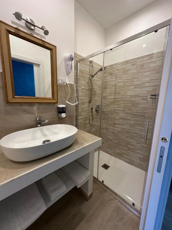 Shower, Hotel Rey in Turin