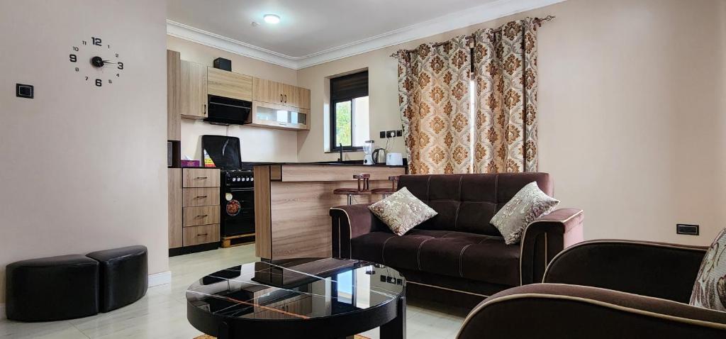 Pamir Courts, Entebbe