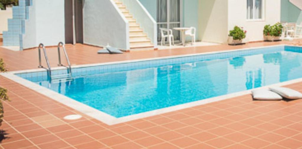 スイミングプール