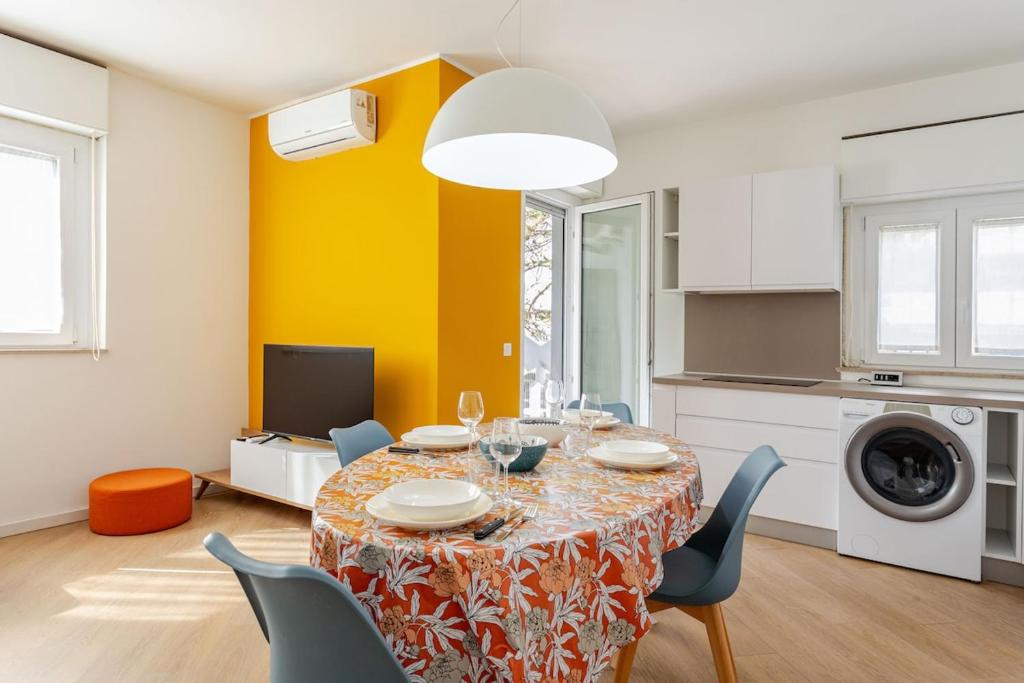 Sunny relais by the sea with park - 2