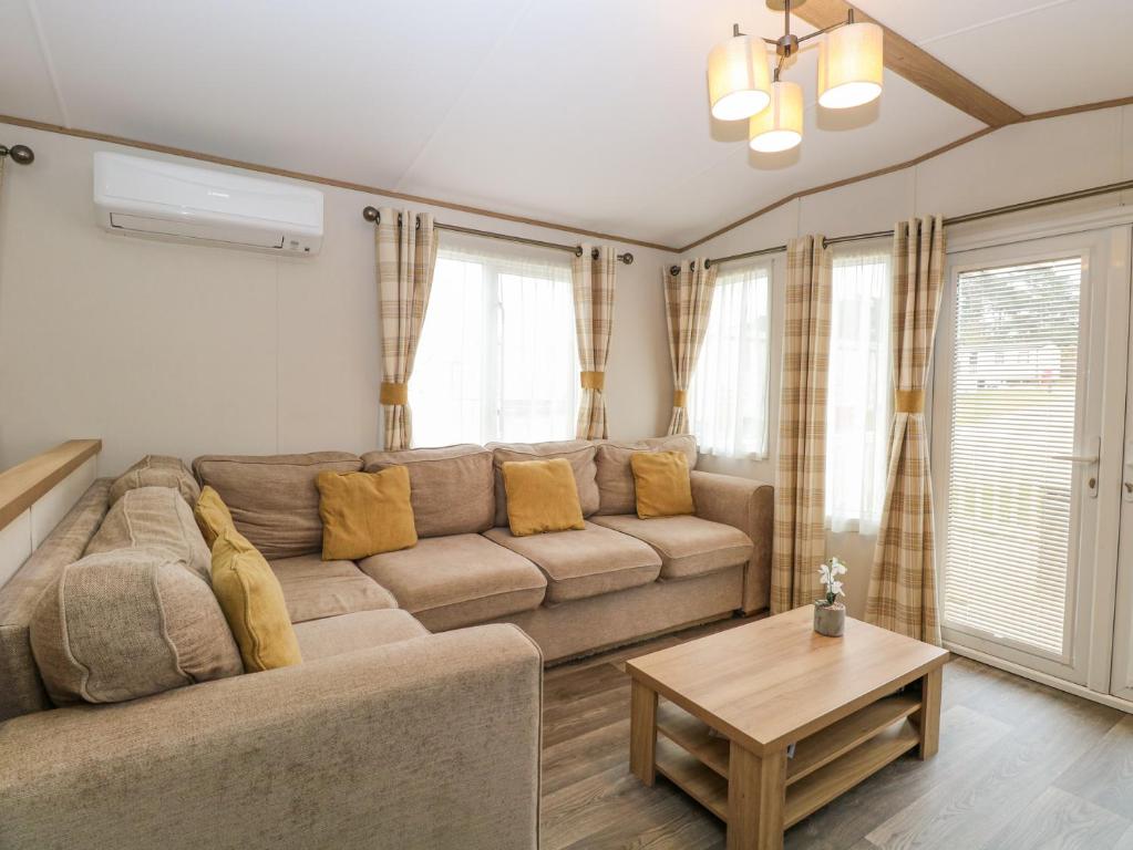 75 Foxburrow Hang, Great Yarmouth