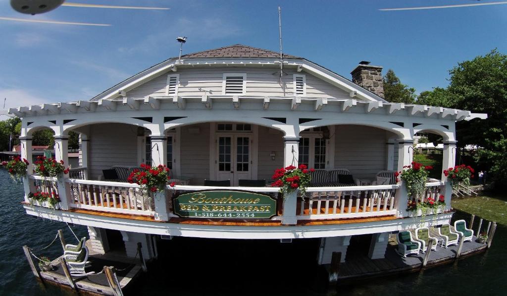 Lake George Boathouse Waterfront Lodging photo