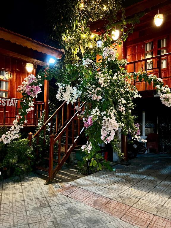 WOODEN Homestay