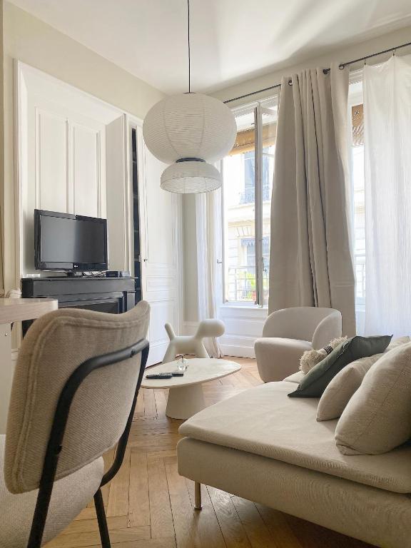 Appartement hausmannien au coeur du 7e - 2