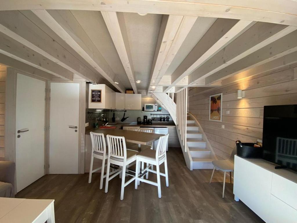 Villa Patio Rénovée avec Terrasse Couverte, Proche du Port et Centre d'Hossegor - FR-1-413-228 - 3