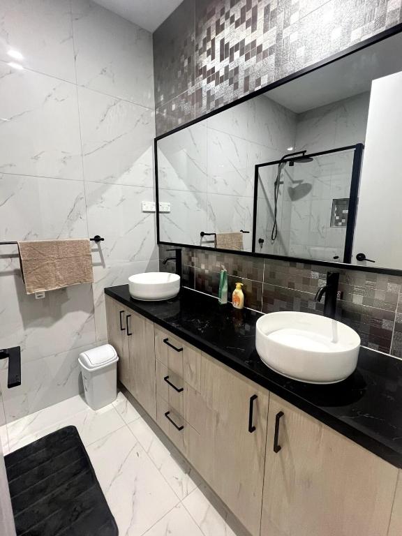 Amukta nook, Truganina