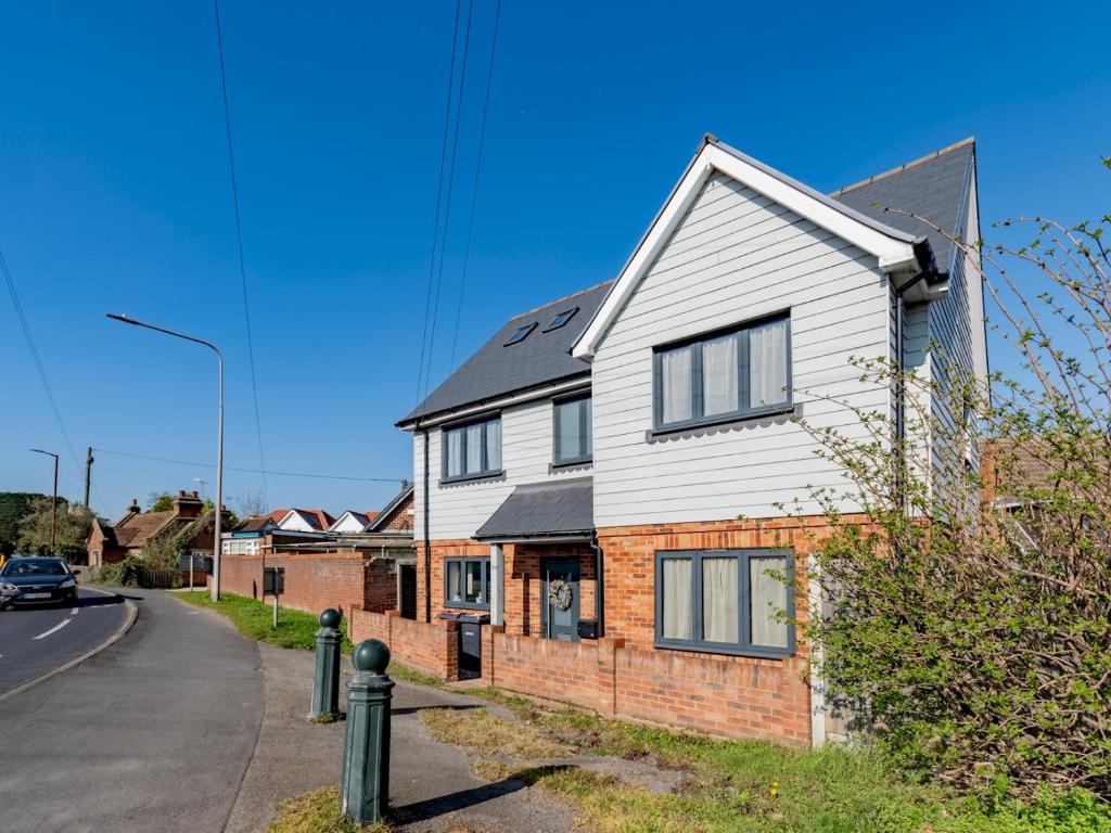 Pass the Keys Hawkwell Retreat 5 Bedroom home Hockley, Hawkwell