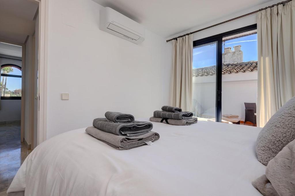 Three Bedroom Townhouse 100 meters from the Beach! - 3