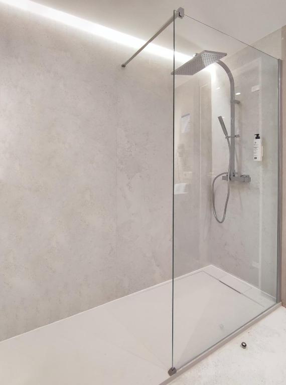 Hotel Oasis Plaza — Hotel rooms in Benidorm, Valencian Community