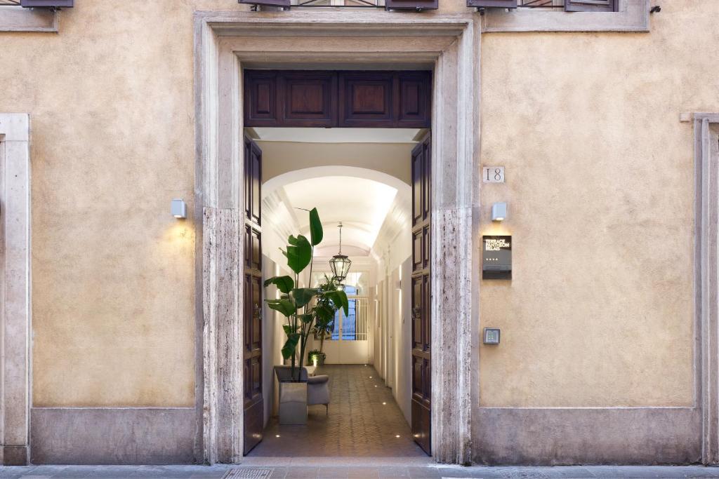 Entrance, Terrace Pantheon Relais in Rome