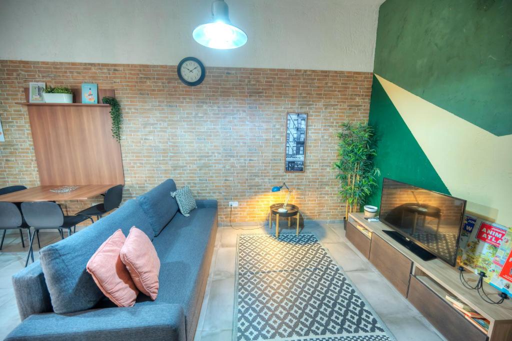 Stylish & cosy apartment near seafront LGAL1-1, Gżira