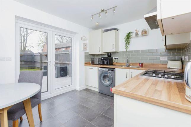 Spacious Luxe Stay Sleeps 8 with Private Gym, Leicester