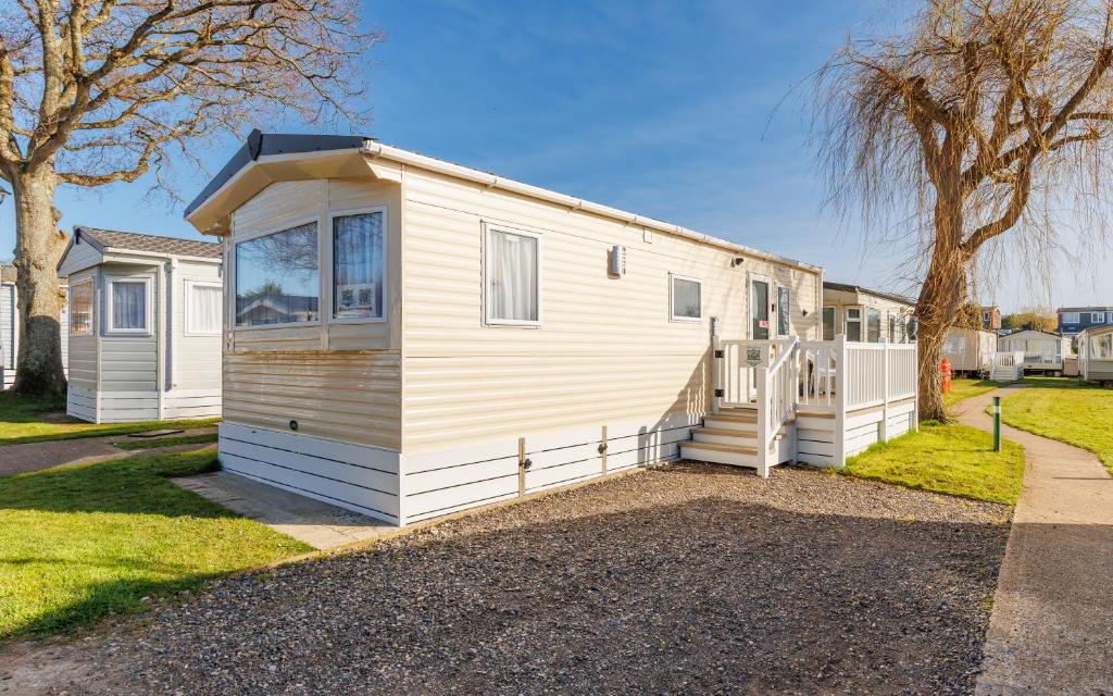 Island Retreat, Sandown