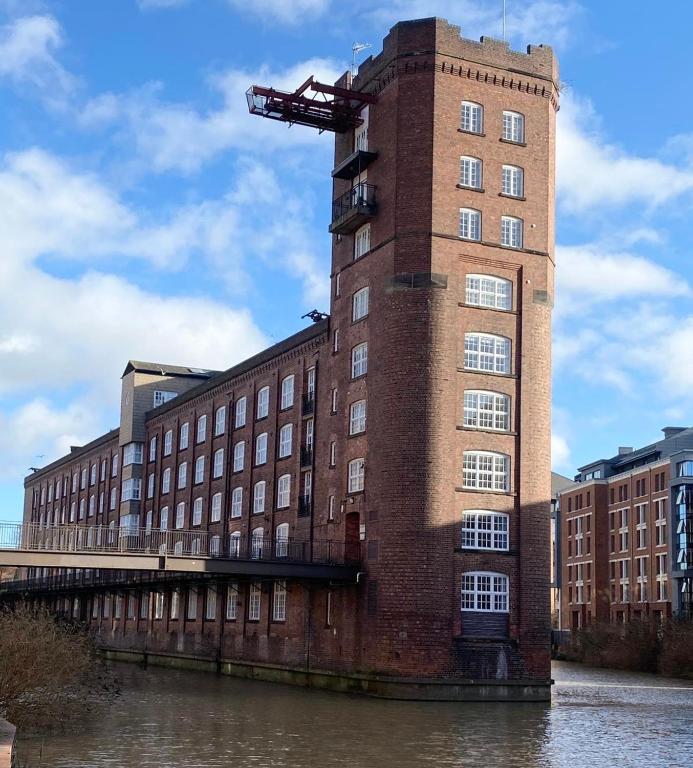 Cocoa Suites studio apartment, York