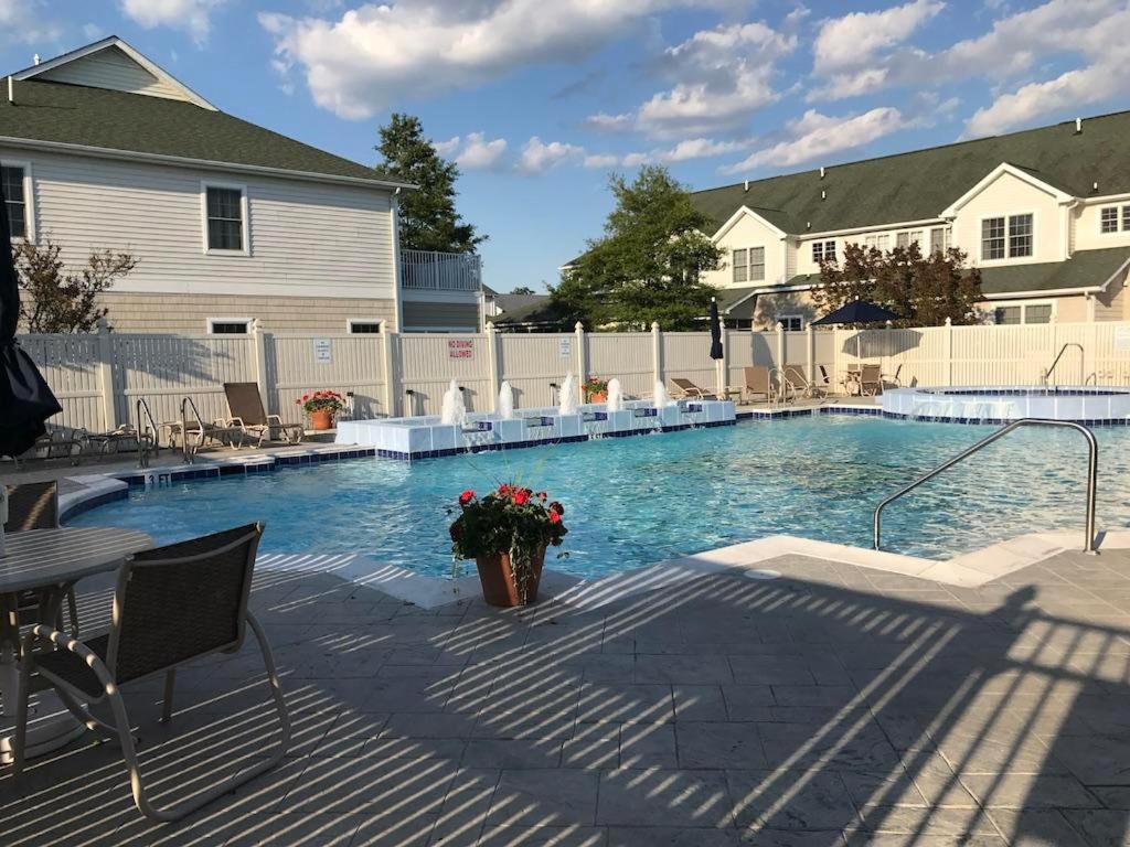 Sandy bottom circle 4103, Rehoboth Beach