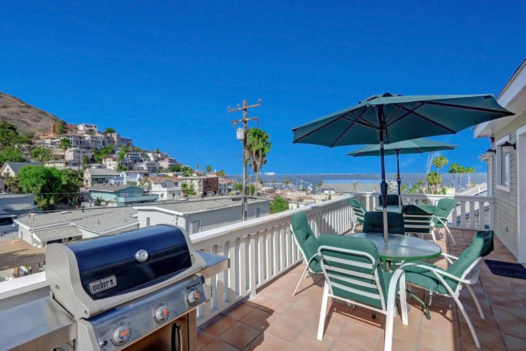 220W 220 Whittley, Avalon