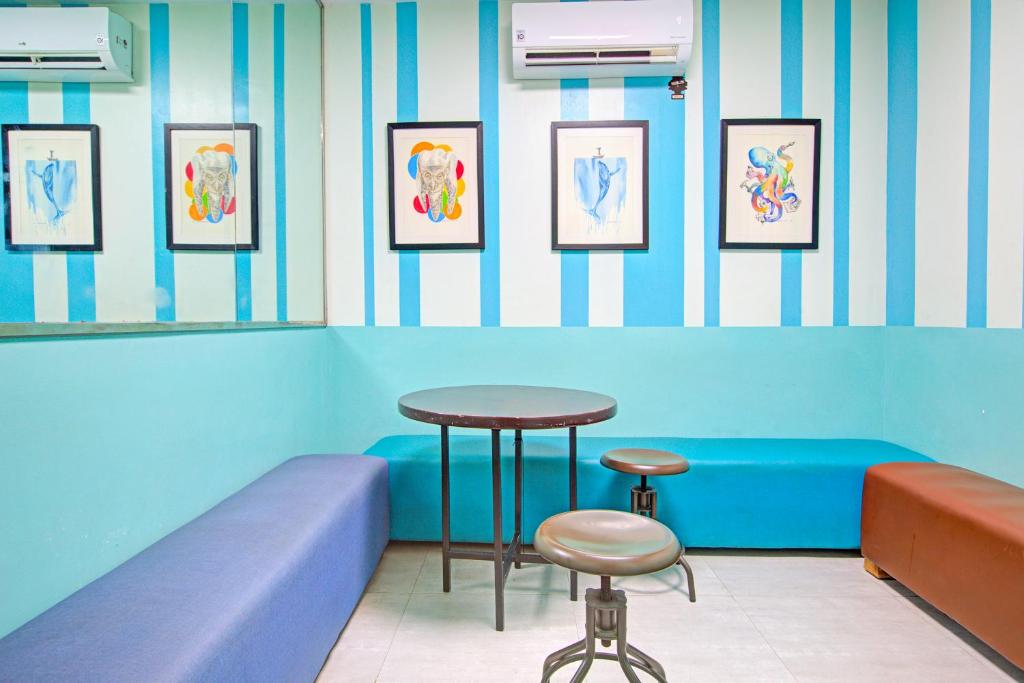 フロント・ロビー