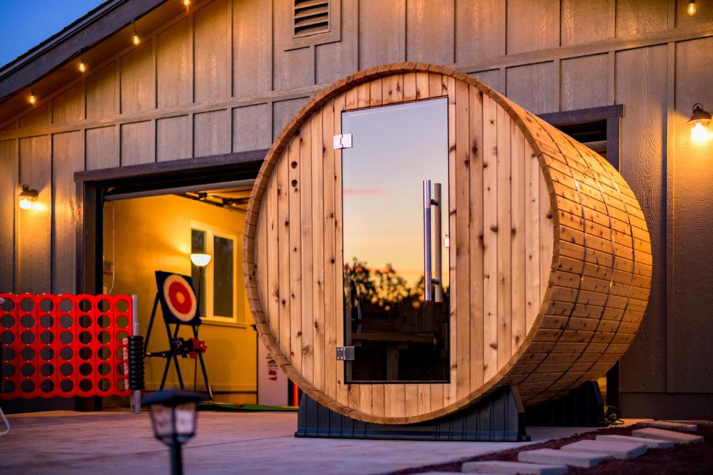 Gateway Getaway, Williams