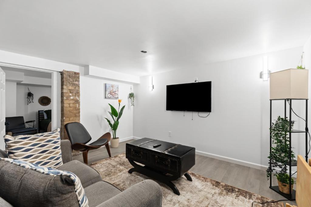 The Chill Cellar, Detroit