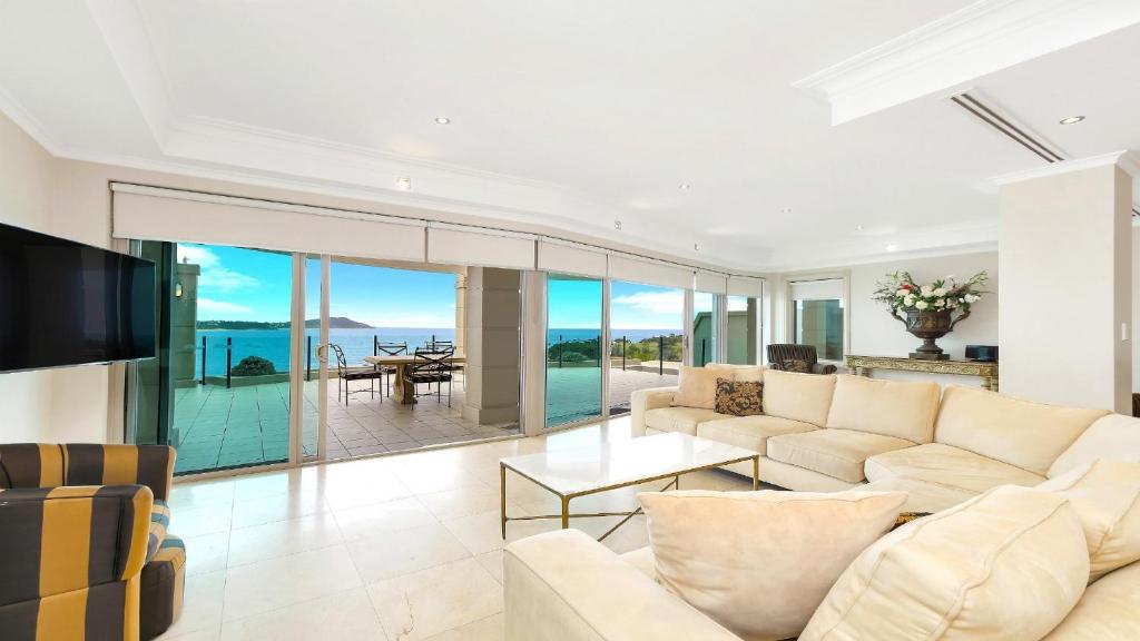 Unit 8 - 3 Bed Premier Ocean View, Terrigal