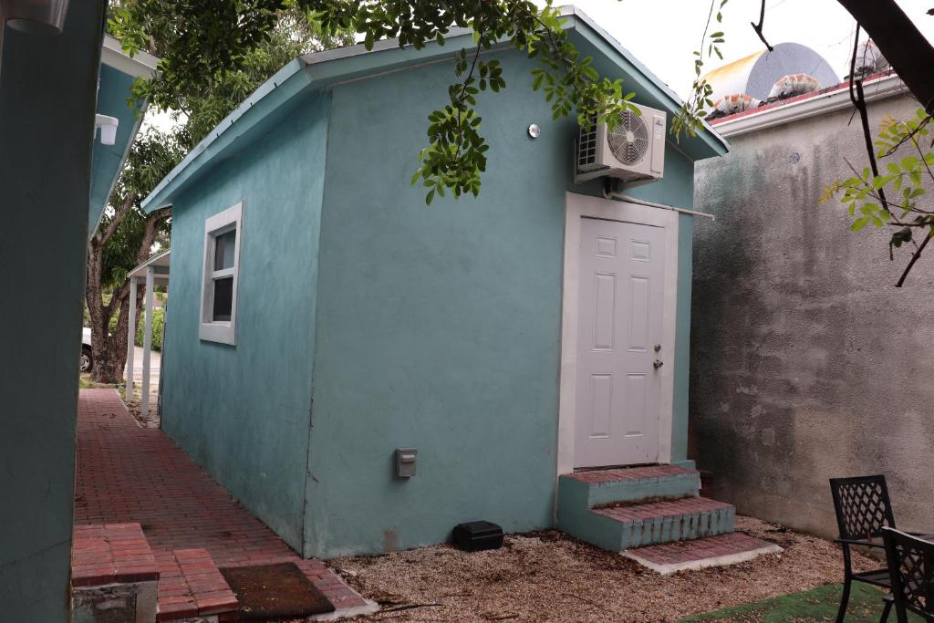 Sunshine Studio, Dania Beach