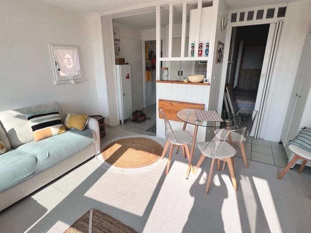 Bel appartement à Arzon avec terrasse et parking près de la plage - FR-1-639-141 - 2