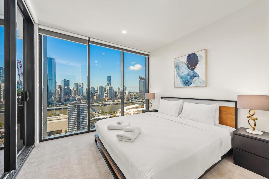 Bright & Modern Apt with City Views, King Bed, Park, Brisbane