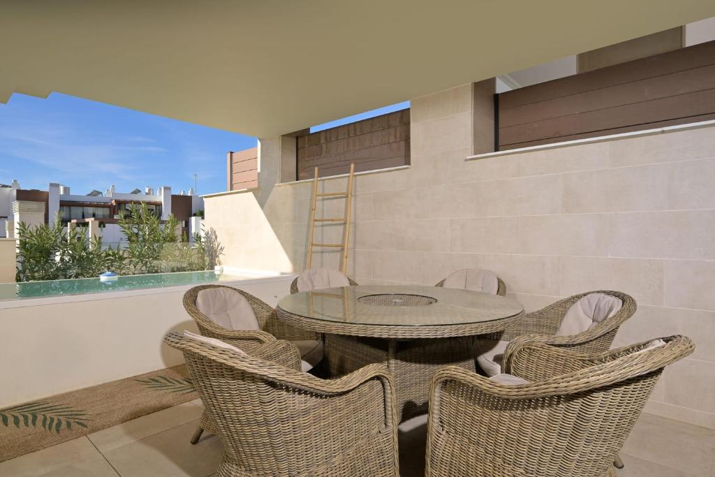 3-bed apartment in La Cala Private Pool Heated Pools & Beach Walks - 5