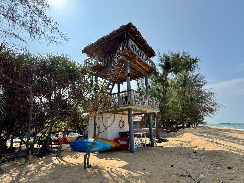 Exterior view, Sunrise Chalet in Marang