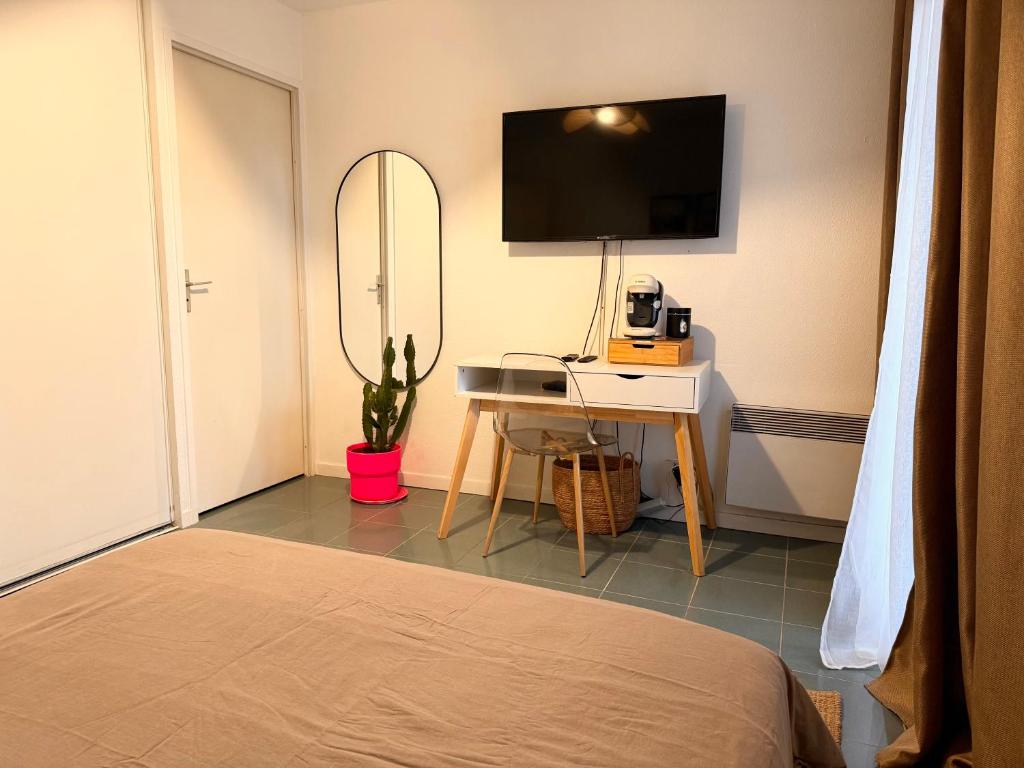 Studio lumineux 25m2 , 2min métro Compans, Wifi Fibre et entrée autonome - 3