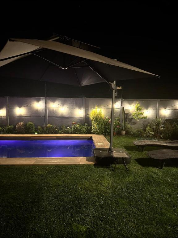 Moderna casa con piscina e internet de alta velocidad en Talca - 2