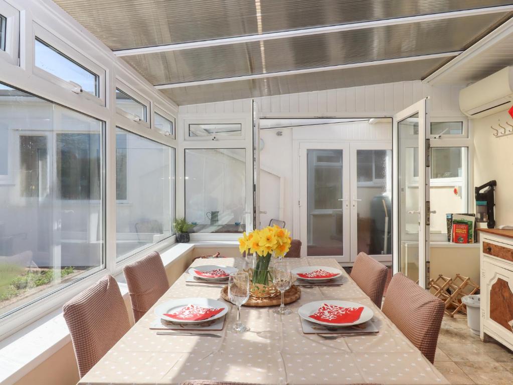 8 Chestnut Drive (Brixham) - photo 3
