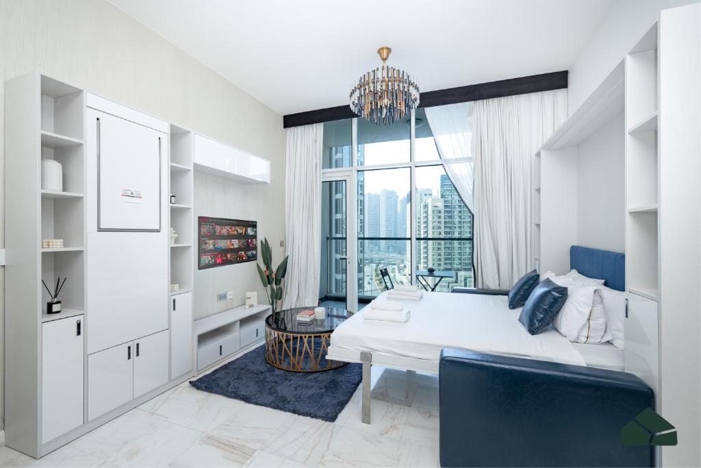 Cozy Studio with City Views at Bayz by Danube by BMS, Dubaj