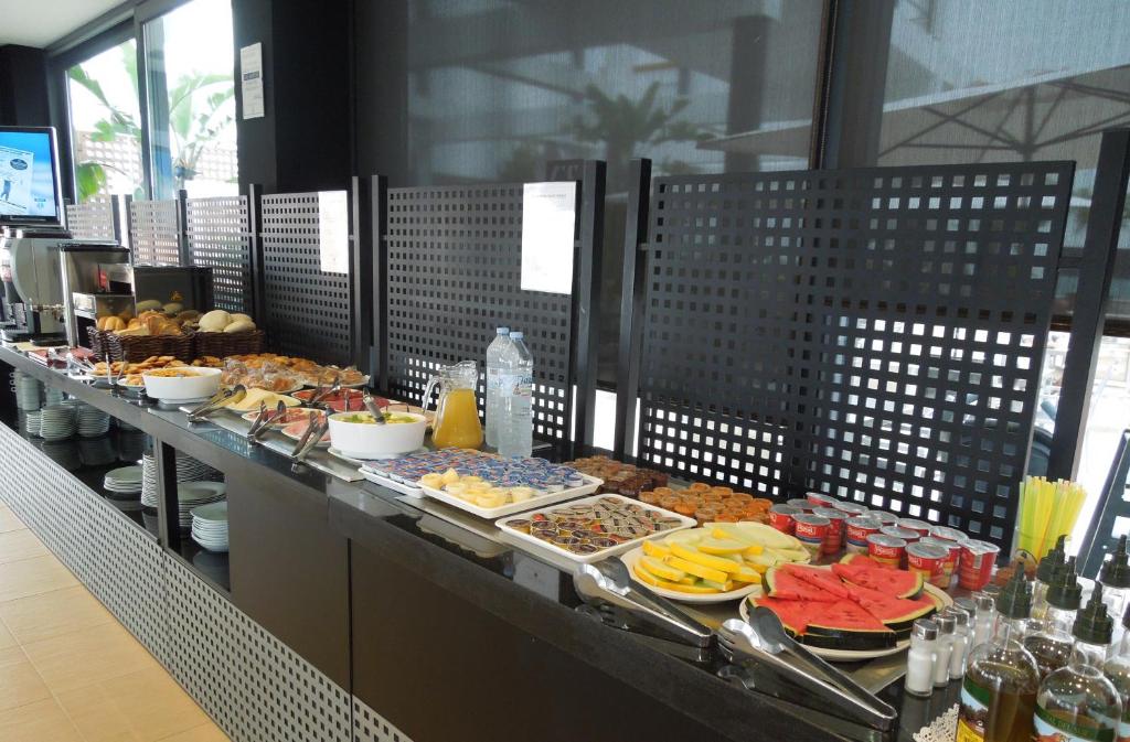 Hotel y Apartamentos Conilsol — Restauracje i bary in Conil de la Frontera, Andaluzja