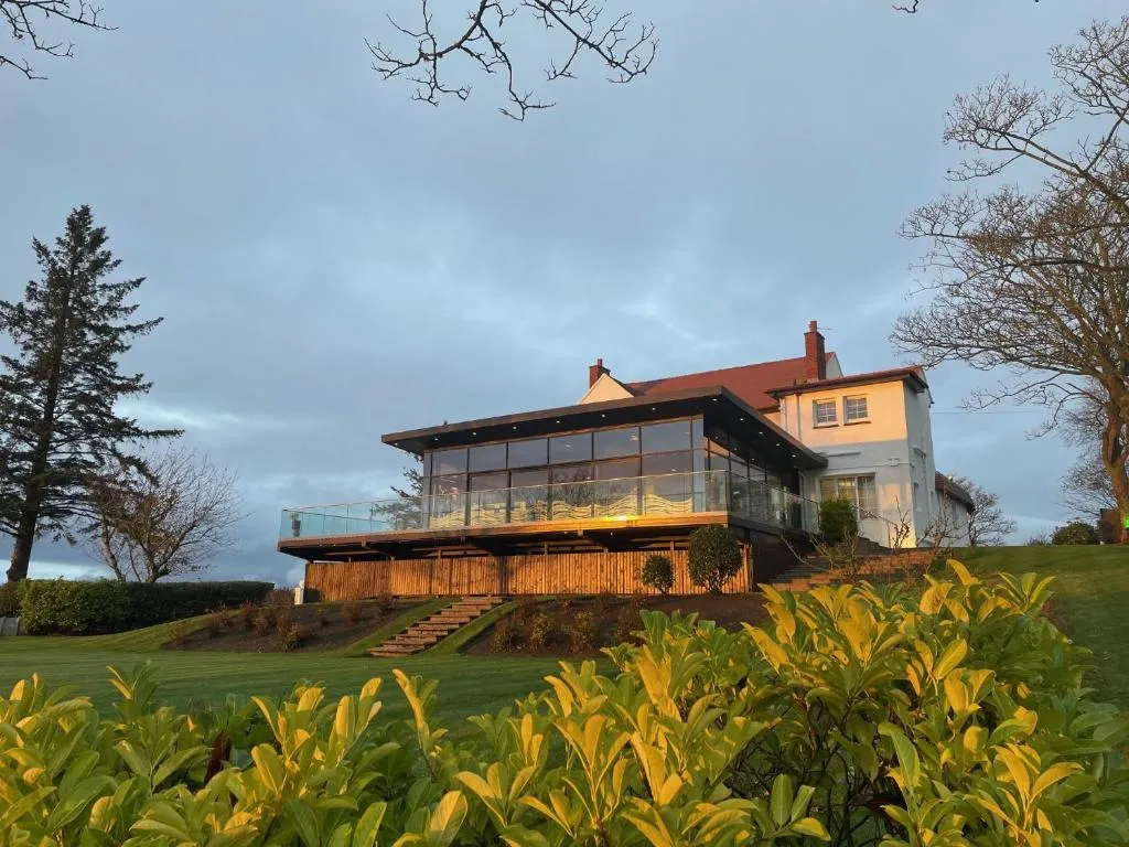 Highgrove House Hotel, hotel v destinaci Loans