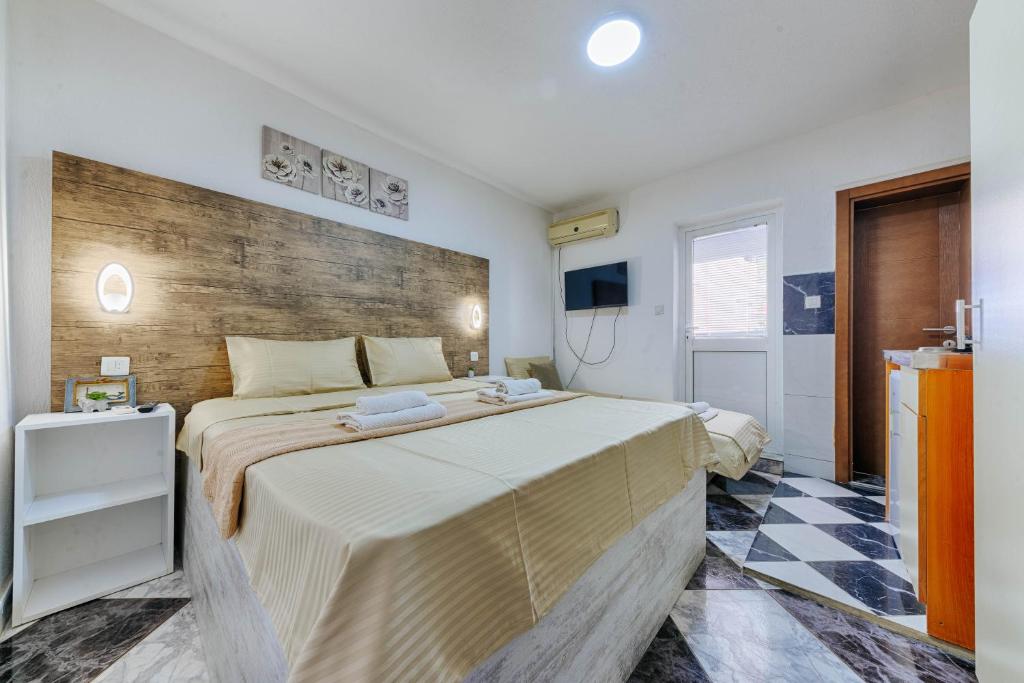 Studio Apartments S - 1