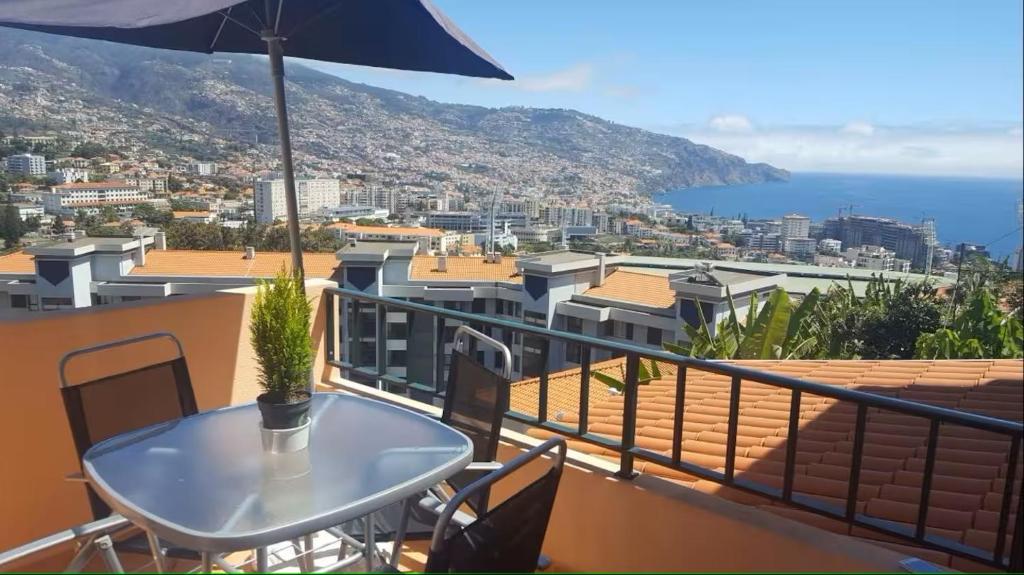 Funchal - Breathtaking ocean & city view house, Funchal