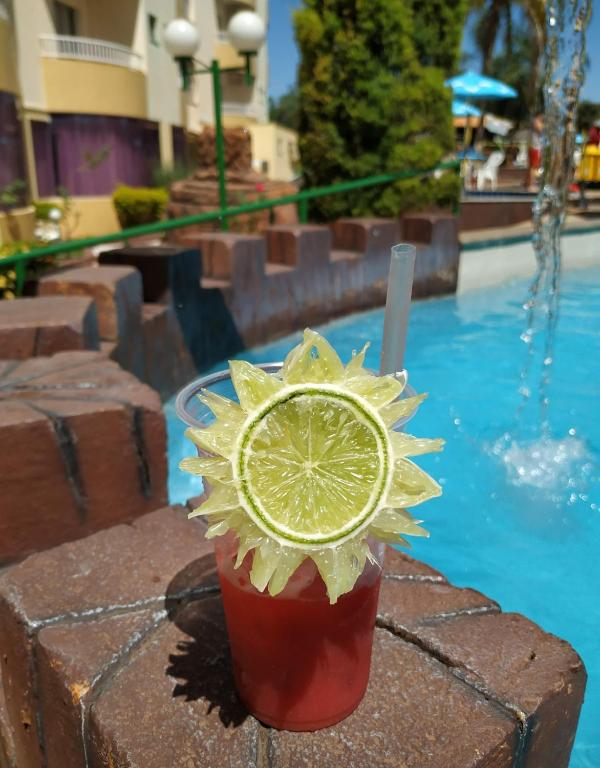 Apartamento para até 5 pessoas quarto andar com vista para piscinas 413, Caldas Novas